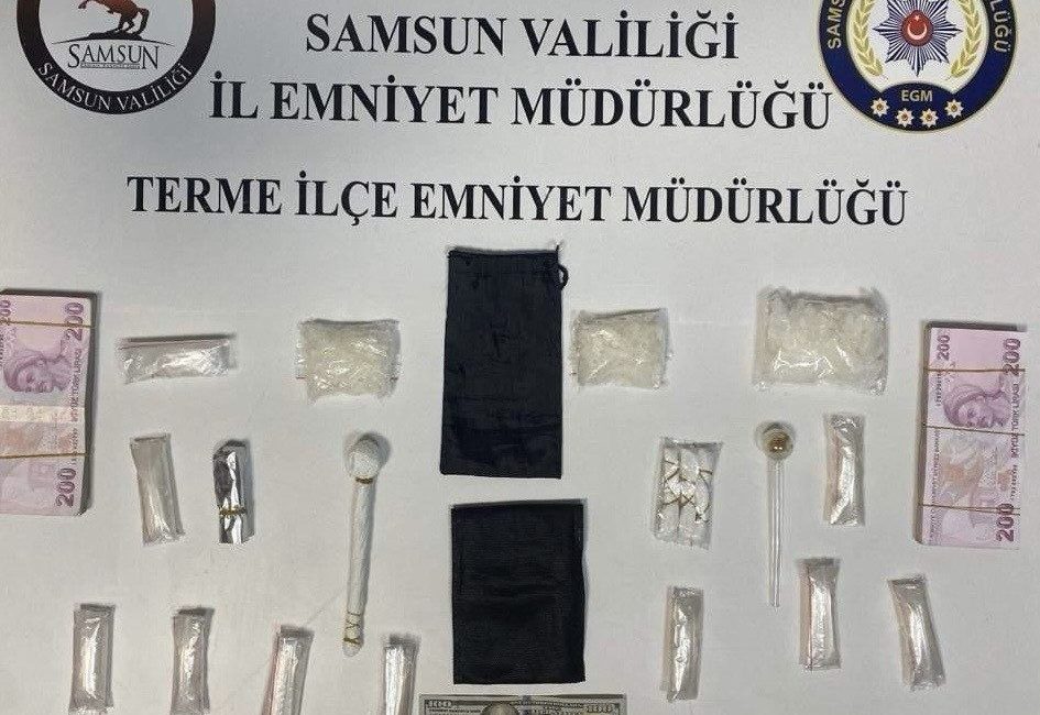 Samsun’un Terme ilçesinde polis ekiplerinin uyuşturucu operasyonunda 228,79 gram metamfetamin