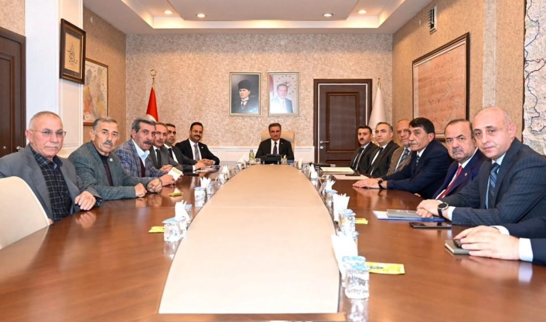 Erzurum Valisi Aydın Baruş’un başkanlığında, kentteki hayvan pazarının genel durumunun
