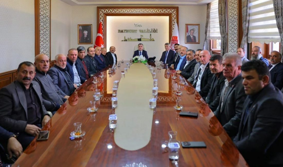 Bayburt Valisi Mustafa Eldivan, 19 Ekim Muhtarlar Günü dolayısıyla merkez