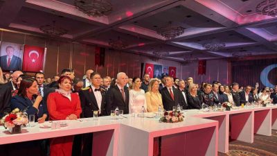 İstanbul’da, Cumhuriyet’in 103’üncü yılı dolayısıyla Valilik tarafından resepsiyon düzenlendi. İstanbul