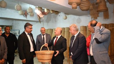Aydın’ın geleneksel hasır ve sepet işçiliğiyle tanınan Ilıcabaşı Mahallesi’nde üretim