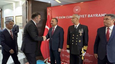 29 Ekim Cumhuriyet Bayramı kapsamında Valilik makamında tebrikat töreni gerçekleşti.
