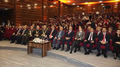 Van’da 29 Ekim Cumhuriyet ilanının 103. Yıl dönümü düzenlenen törenle