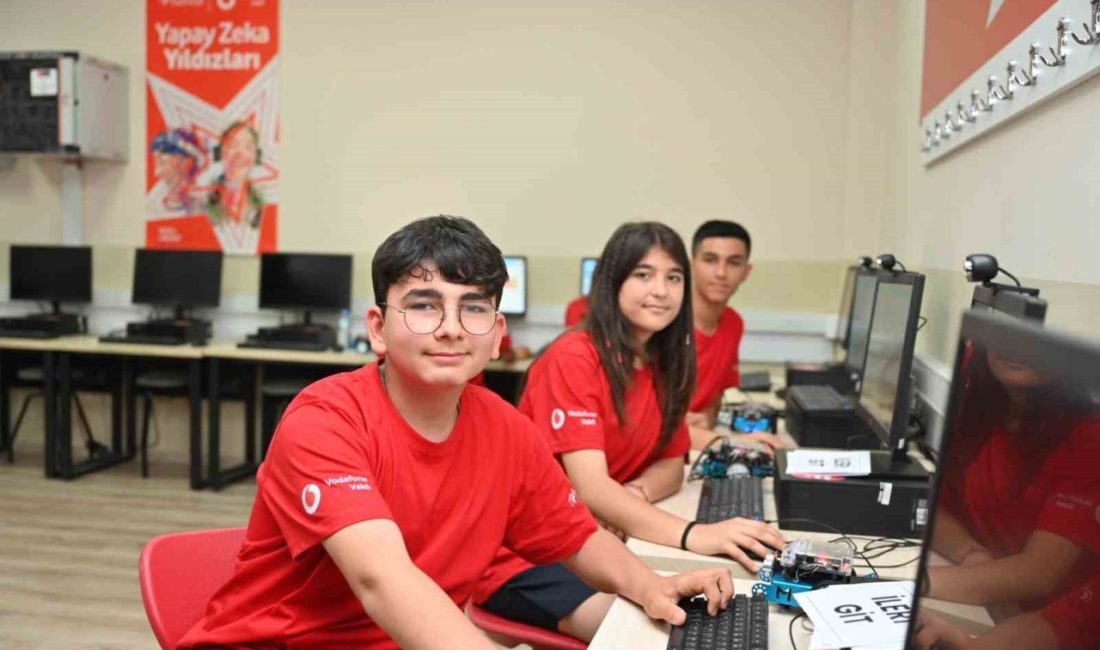 Vodafone Vakfı ve Habitat Derneği işbirliğiyle yürütülen Yapay Zekâ Yıldızları