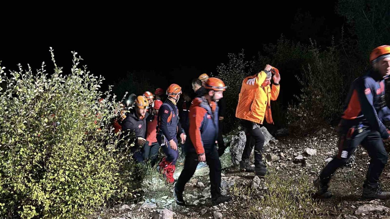 Isparta’nın Sütçüler ilçesindeki Yazılı Kanyon’da mahsur kalan İHH gönüllülerinden 3’ü