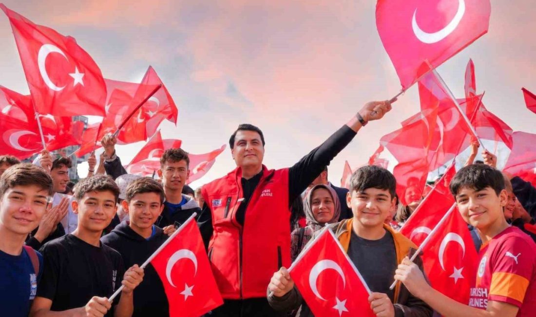 Şehitkamil Belediye Başkanı Umut Yılmaz, 29 Ekim Cumhuriyet Bayramı dolayısıyla