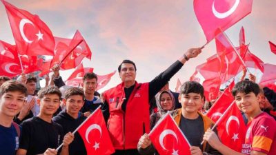Şehitkamil Belediye Başkanı Umut Yılmaz, 29 Ekim Cumhuriyet Bayramı dolayısıyla