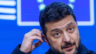 Ukrayna Devlet Başkanı Vladimir Zelenskiy, ABD’nin sağladığı uydu sistemi Starlink’in