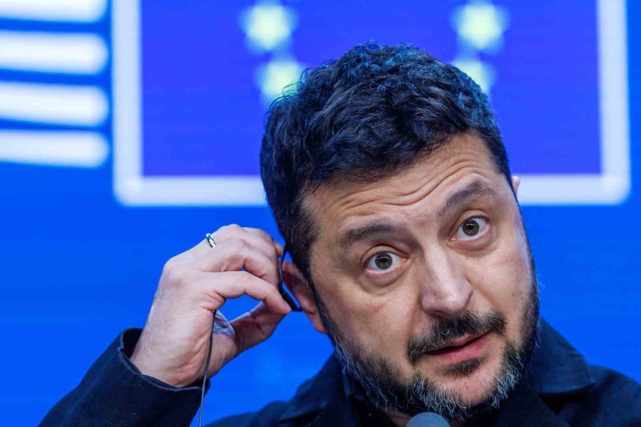Ukrayna Devlet Başkanı Vladimir Zelenskiy, ABD’nin sağladığı uydu sistemi Starlink’in