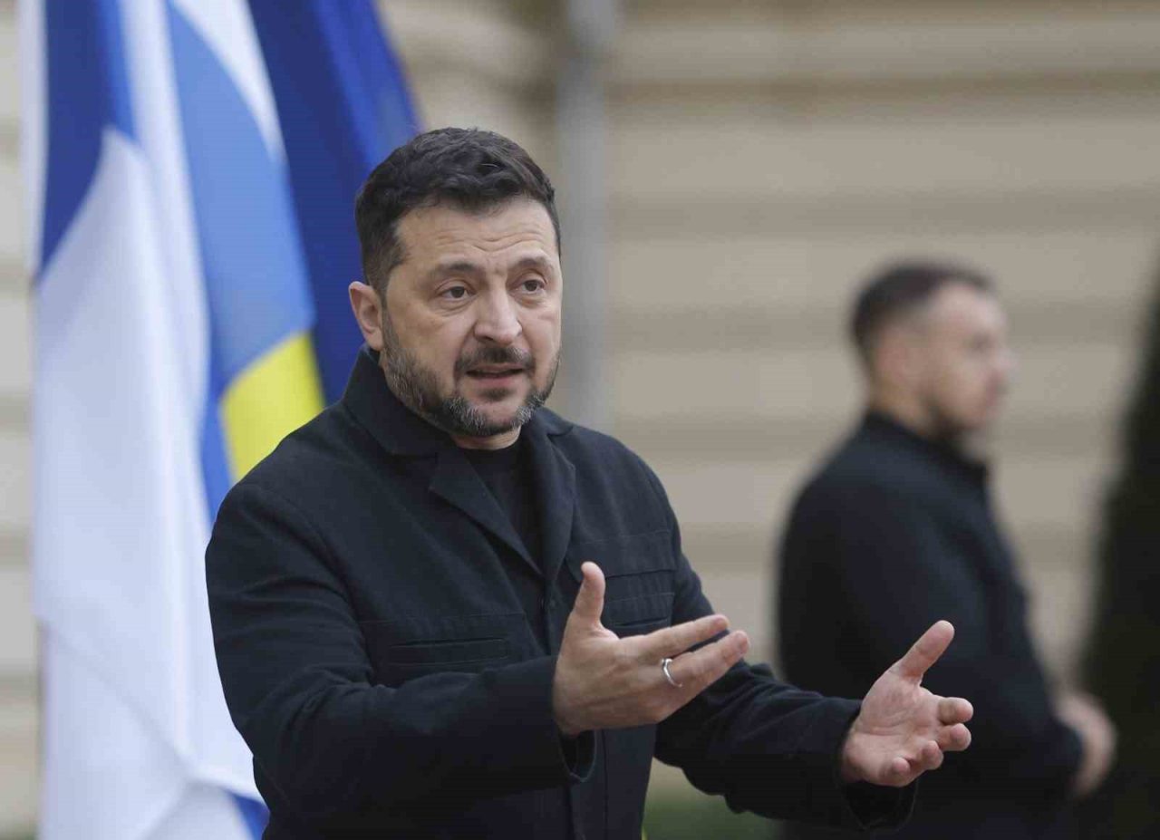 Ukrayna Devlet Başkanı Vladimir Zelenskiy, “Üçlü bir toplantıya, Rusya’ya yönelik