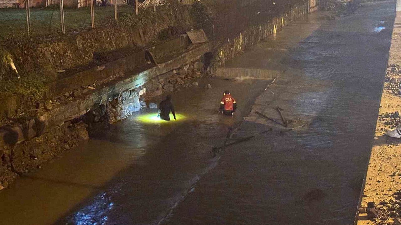Zonguldak’ın Karadeniz Ereğli ilçesinde eski kız arkadaşının evine silahla ateş